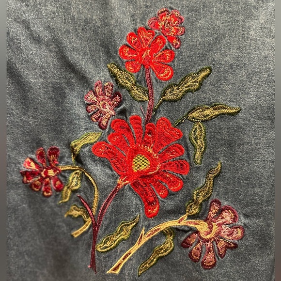 Tantrum Blues Denim Floral Embroidered Button Down Top size 1X - Picture 10 of 10